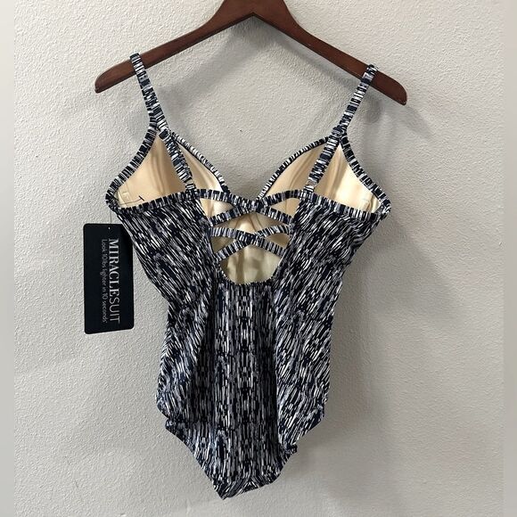 MiracleSuit Captivate One Piece Swimsuit size 10 - Picture 5 of 12